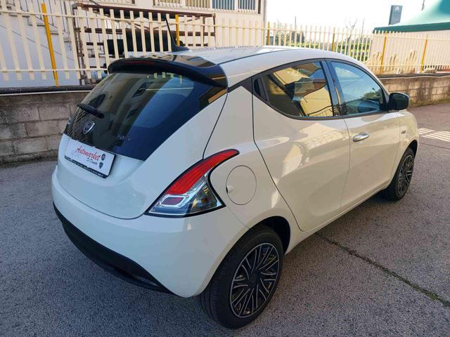 LANCIA Ypsilon 1.0 FireFly 5 porte S&S Hybrid Silver *KM 0*