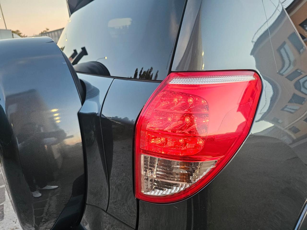 Toyota RAV4 2.2 D-4D 177cv Luxury*Pelle*Navi*