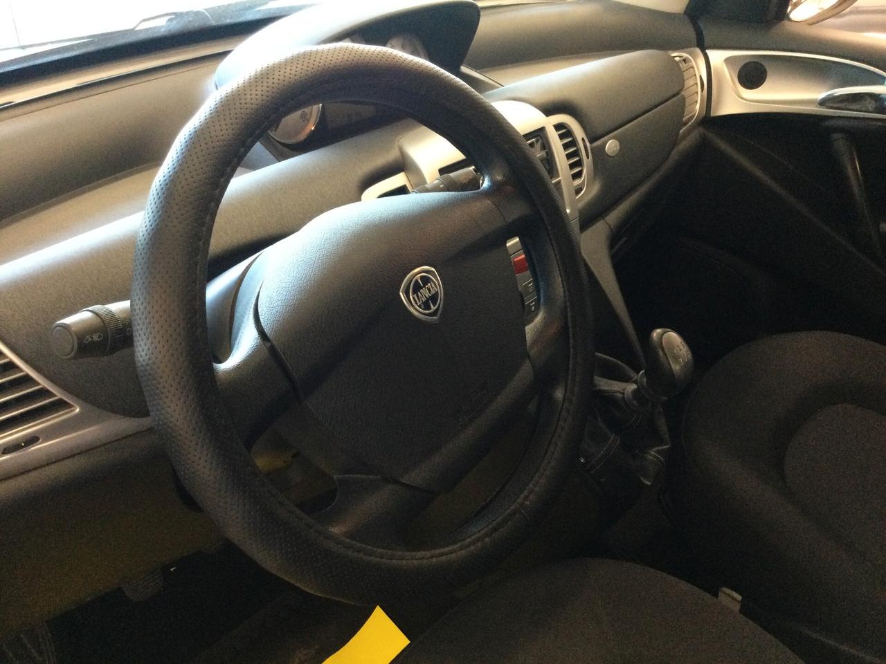 Lancia Ypsilon 1.2 69 CV Argento