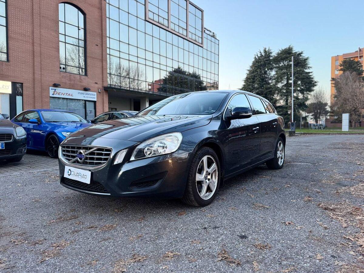 Volvo V60 V60 2.0 D4 ved (d3) Momentum geartronic