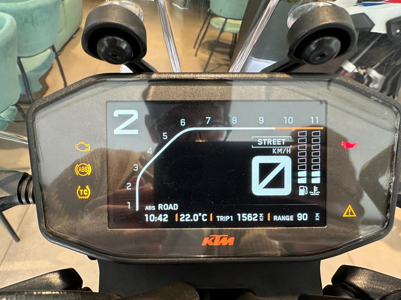 KTM 890 DUKE GP 2023