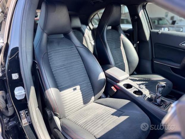 MERCEDES-BENZ A 200 CDI Premium AMG PARI AL NUOV