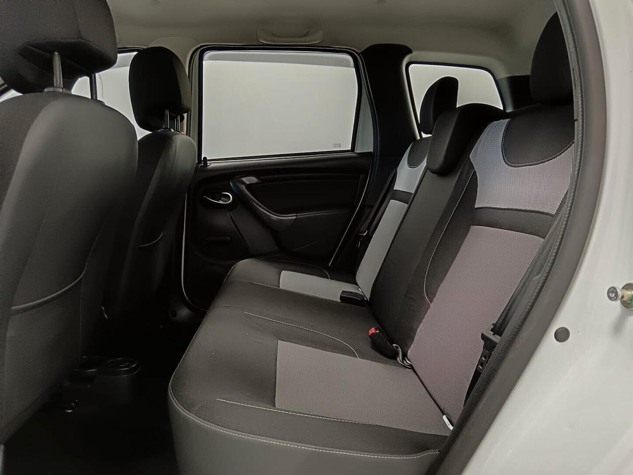 Dacia Duster 1.6 GPL DA FABBRICA Lauréate