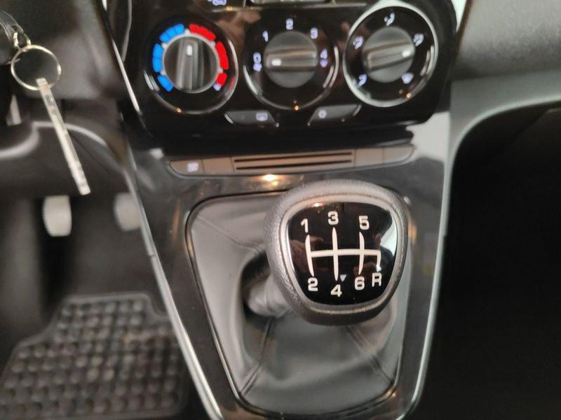 Lancia Ypsilon 1.0 FireFly 5 porte S&S Hybrid Silver