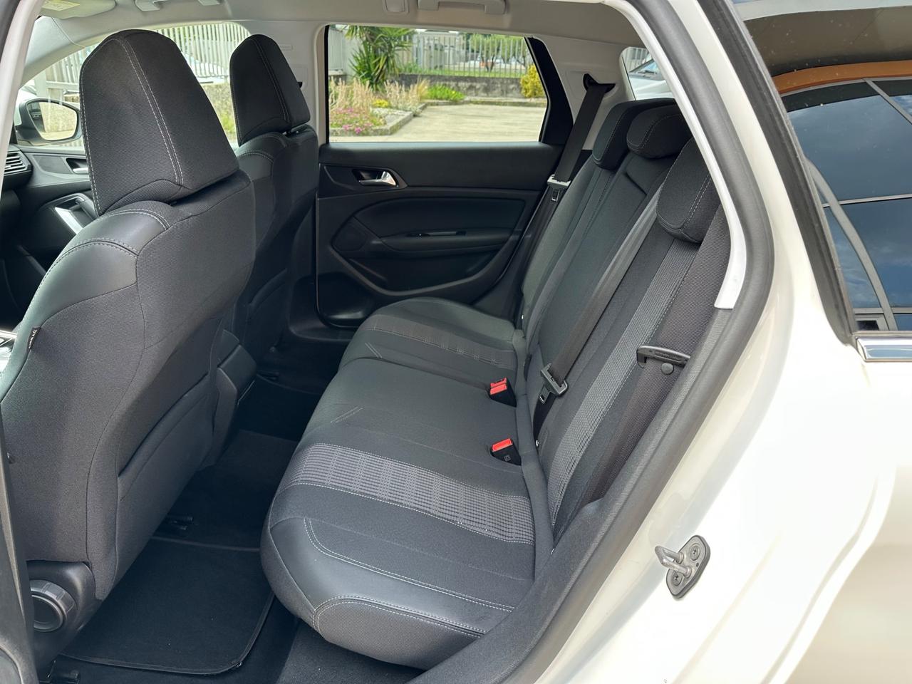 Peugeot 308 BlueHDi 130 S&S EAT8 SW Active