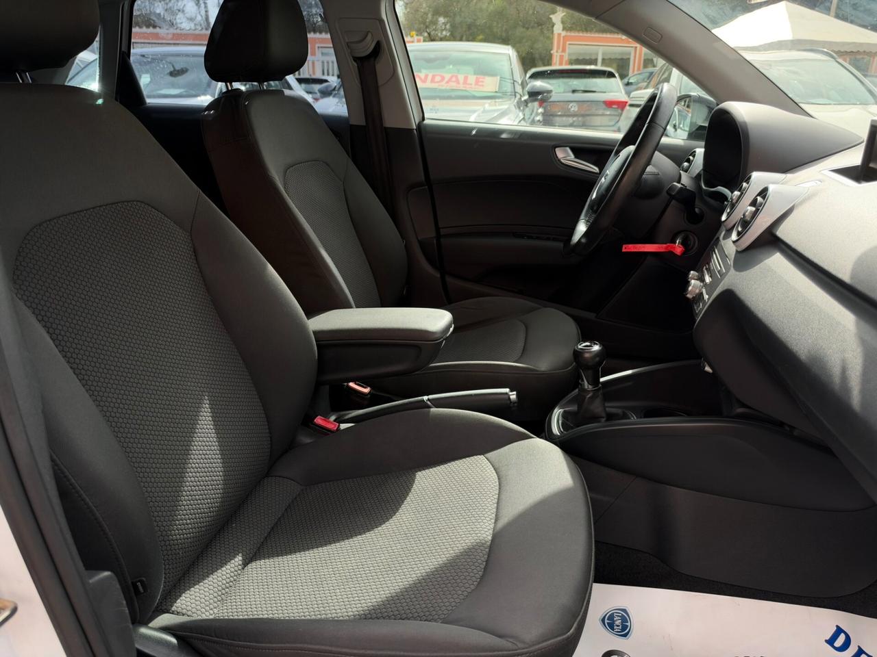 Audi A1 SportBack 1.6 TDi 90CV Admired - 2013