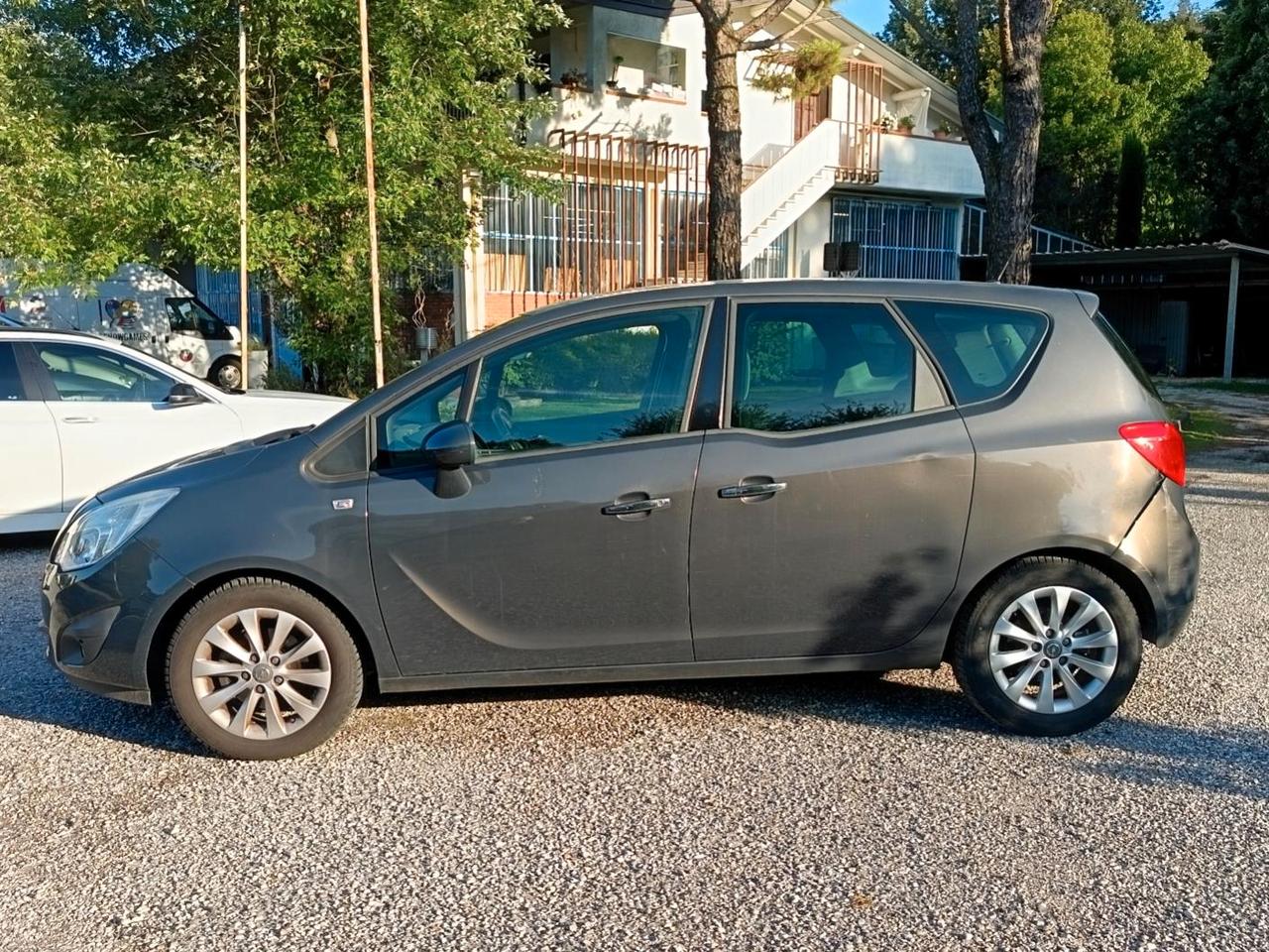 Opel Meriva 1.4t Cosmo Gpl-tech