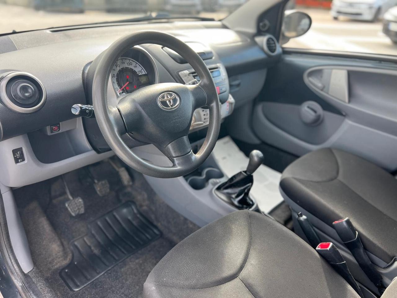 Toyota Aygo 1.0 12V VVT-i 5 porte Now Connect