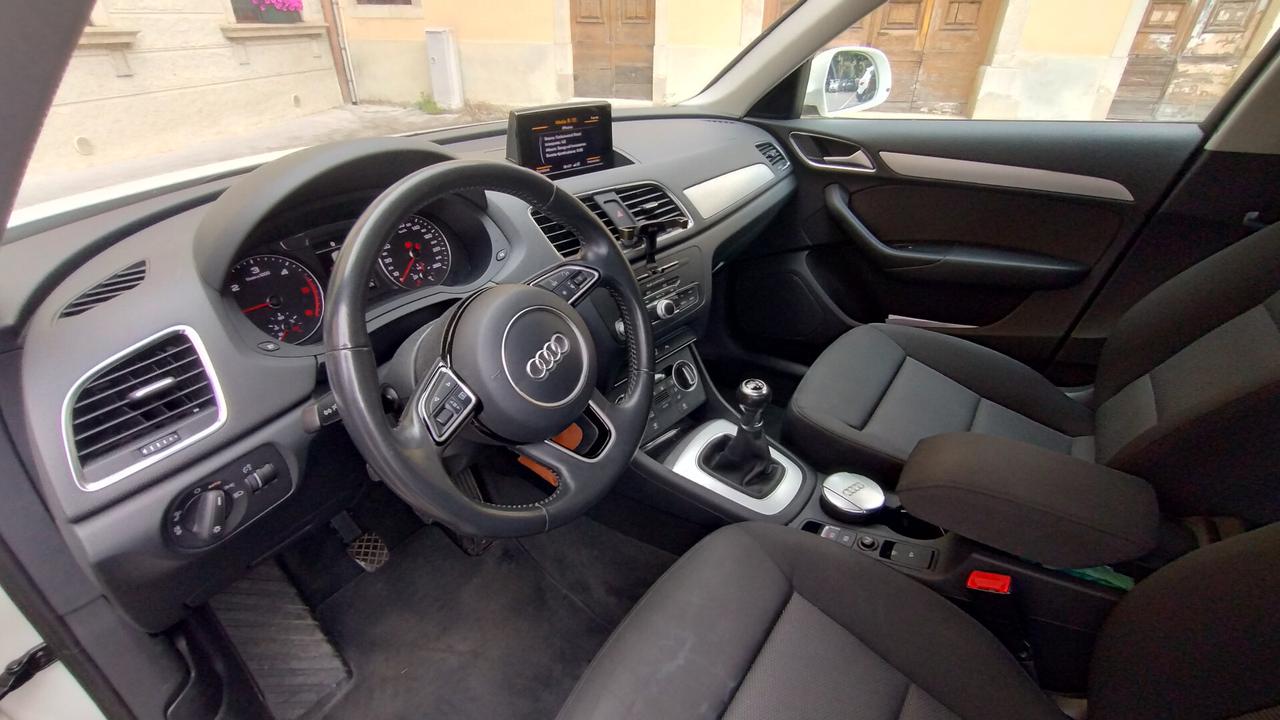 Audi Q3 2.0 TDI 120 CV S line Edition
