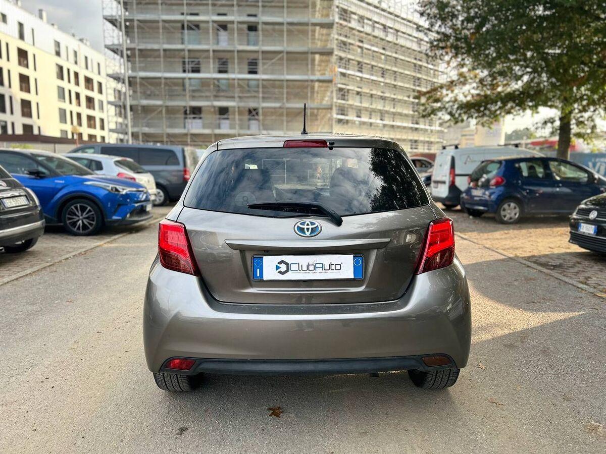 Toyota Yaris 1.5h Trend Red Edition 5p