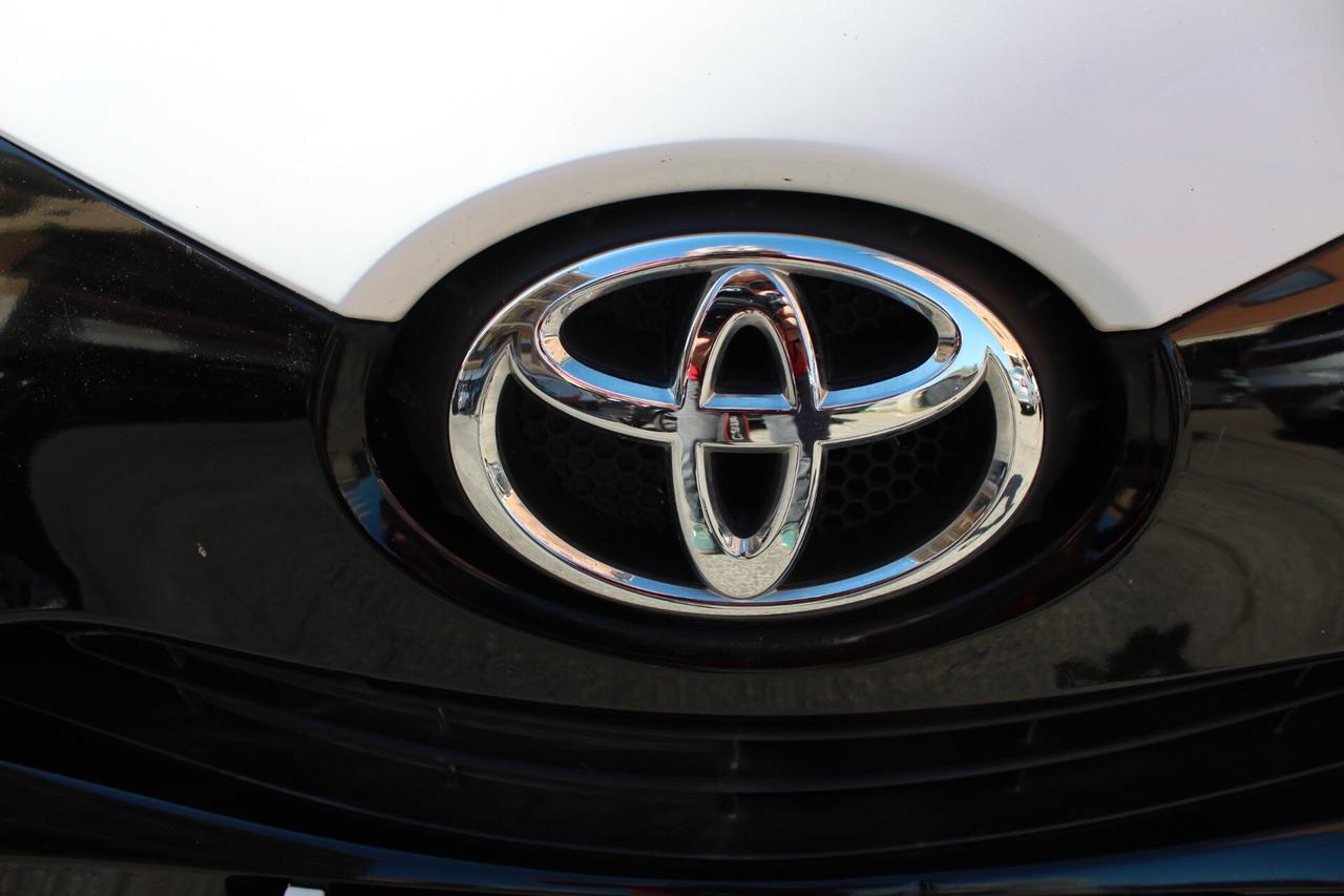 Toyota Aygo 1.0 VVT-i 69 CV 5 porte x-play Unico Proprietario Adatta a neopatentati