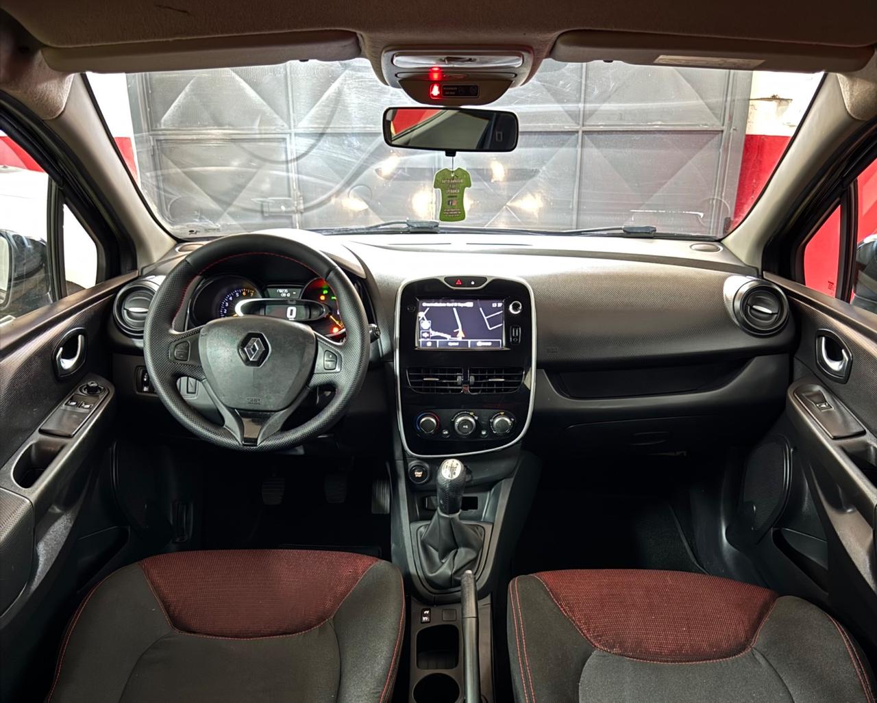 Renault Clio 1.2 75CV 5 porte Anno 2015 Unico proprietario