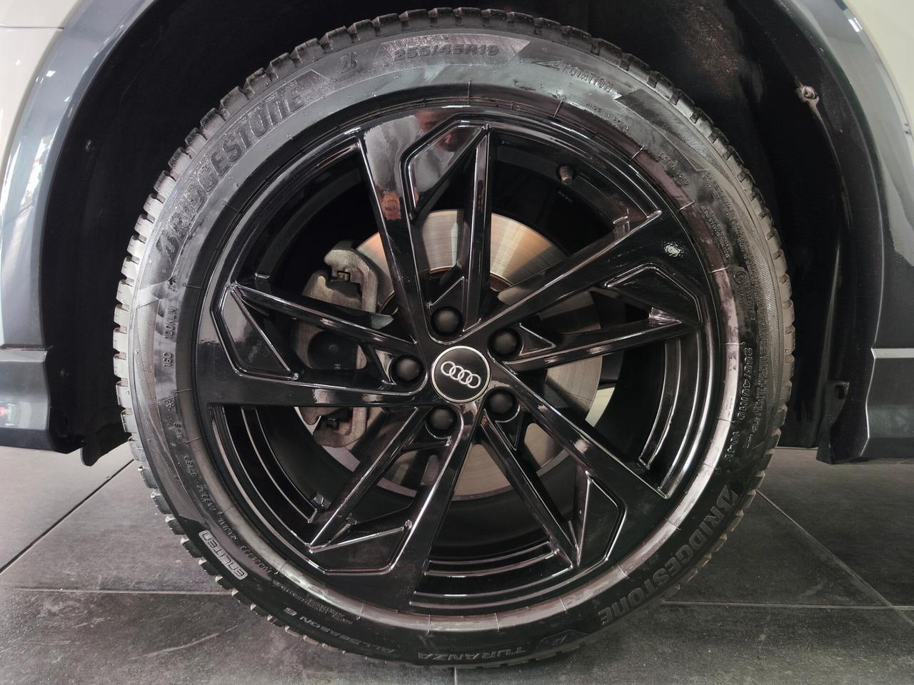 Audi Q3 SPB 40 TDI 190cv S tronic S line Tetto Matrix Black