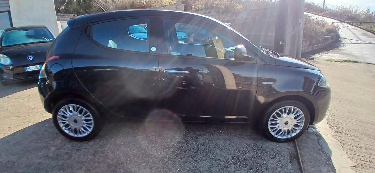 Lancia Ypsilon 1.2 69 CV GPL Gold - 2016