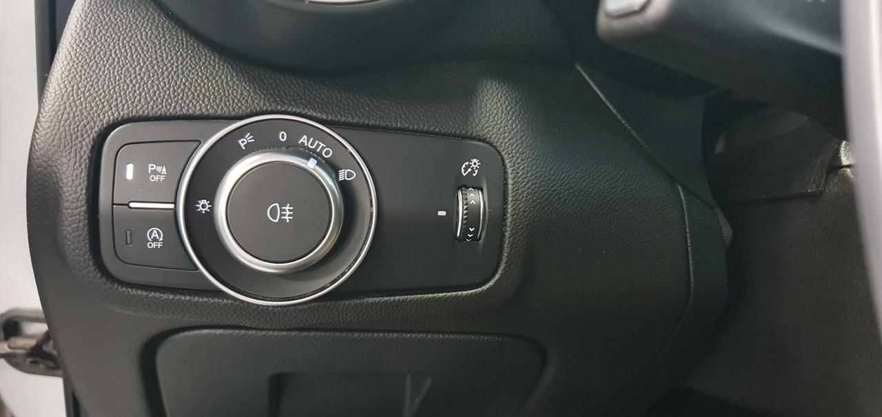Alfa Romeo Giulia 2.2 JTDM 160 CV B-Tech doppio tetto apribile