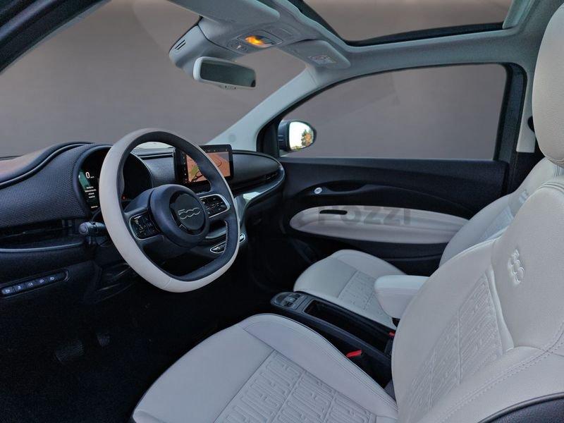 FIAT 500 500e Berlina 42 kWh La Prima