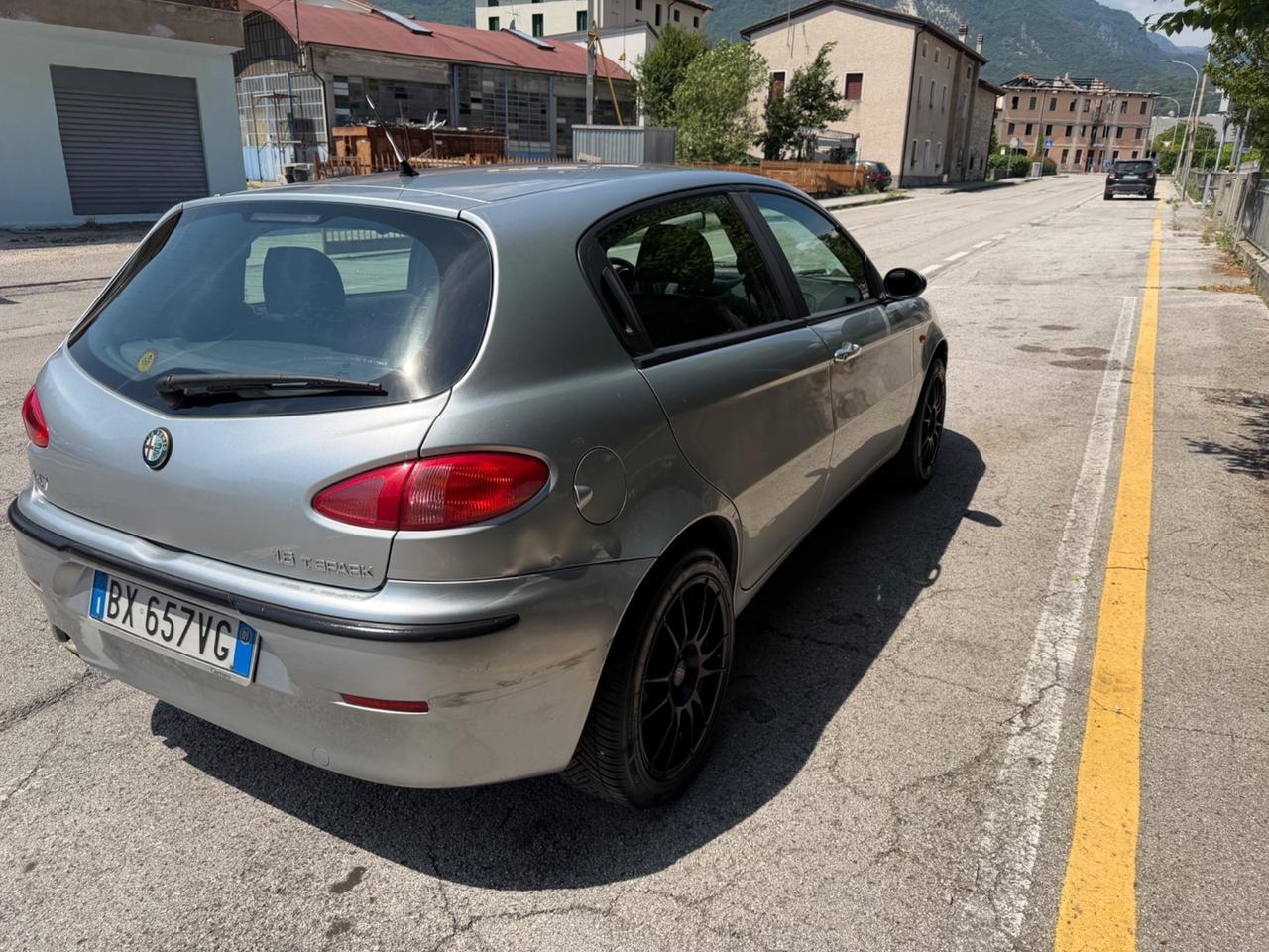 Alfa Romeo 147 1.6i 16V T.S. (105 CV) cat 5p. Connect