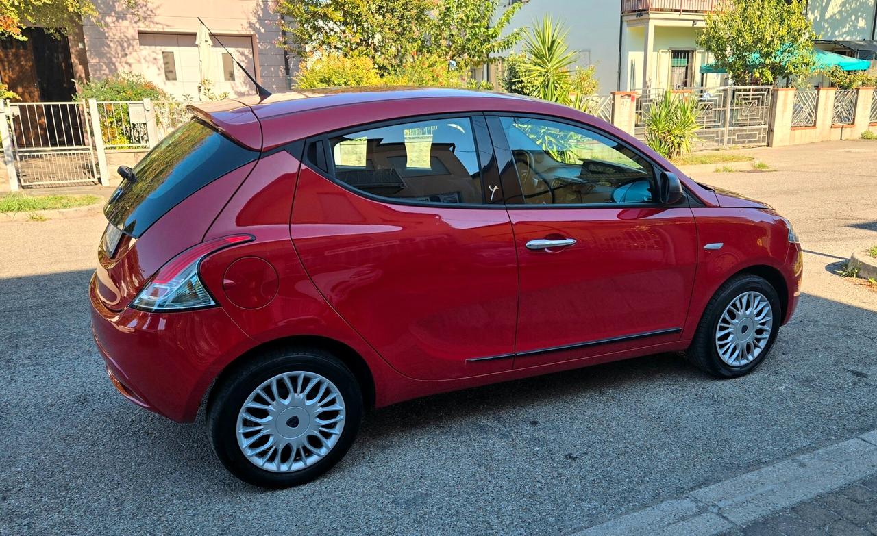 Lancia Ypsilon 1.2 69 CV 5 porte Unyca