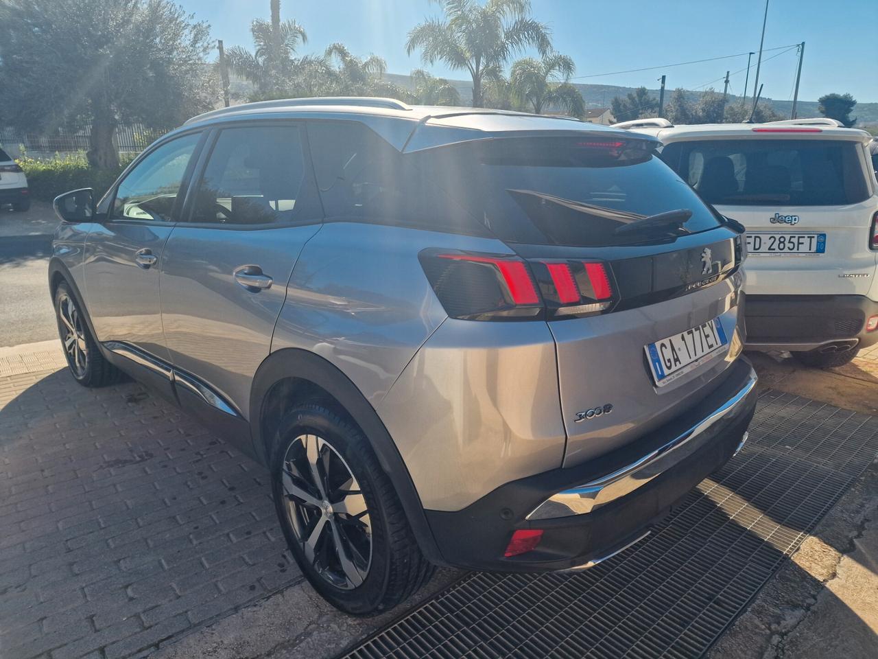 Peugeot 3008 BlueHDi 130 S&S EAT8 Allure