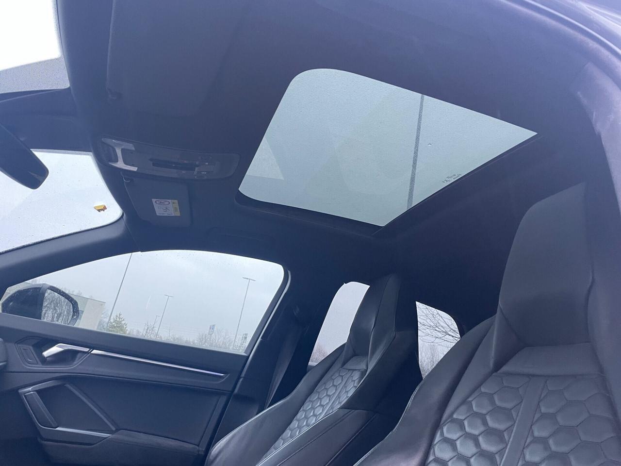 Audi RSQ3 SPB quattro*Automatik*Navi*Pelle