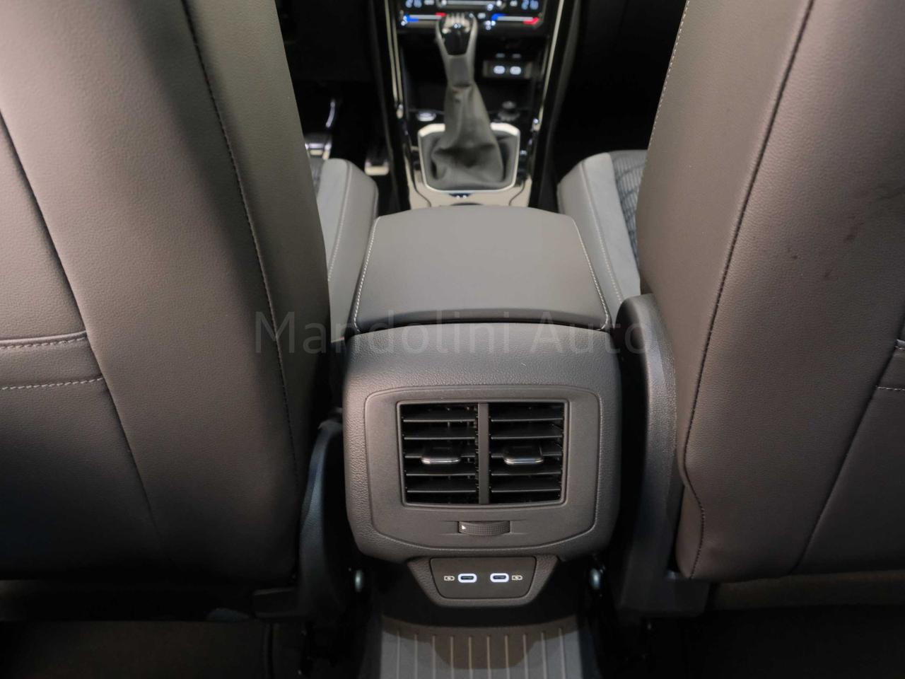 Volkswagen T-Roc 1.0 tsi 115cv r line