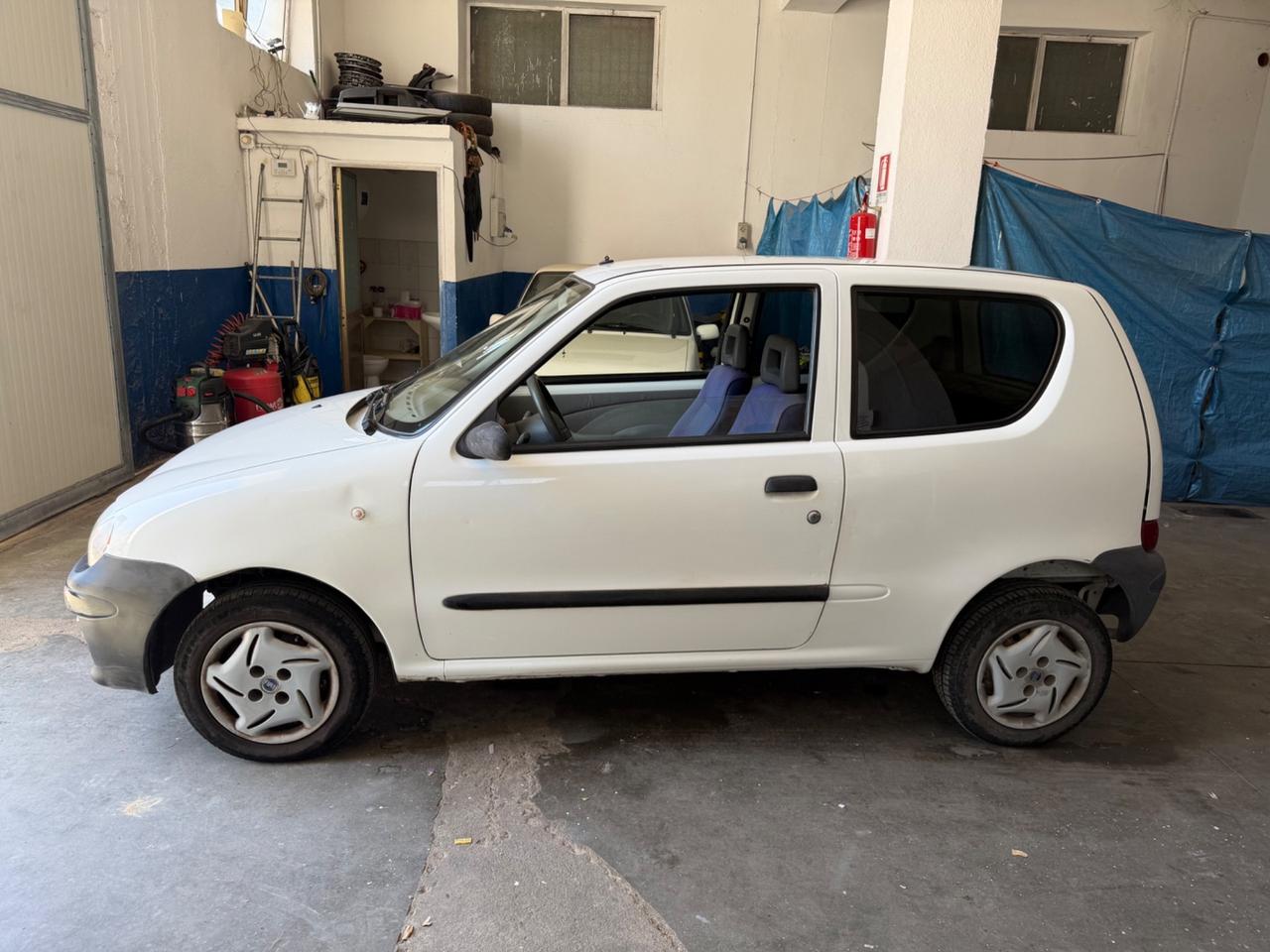 Fiat 600 1.1 benzina tenuta molto bene