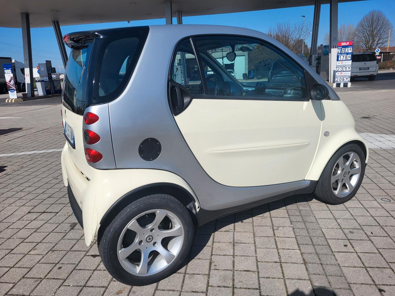 Smart ForTwo 700 coupé pure (45 kW)