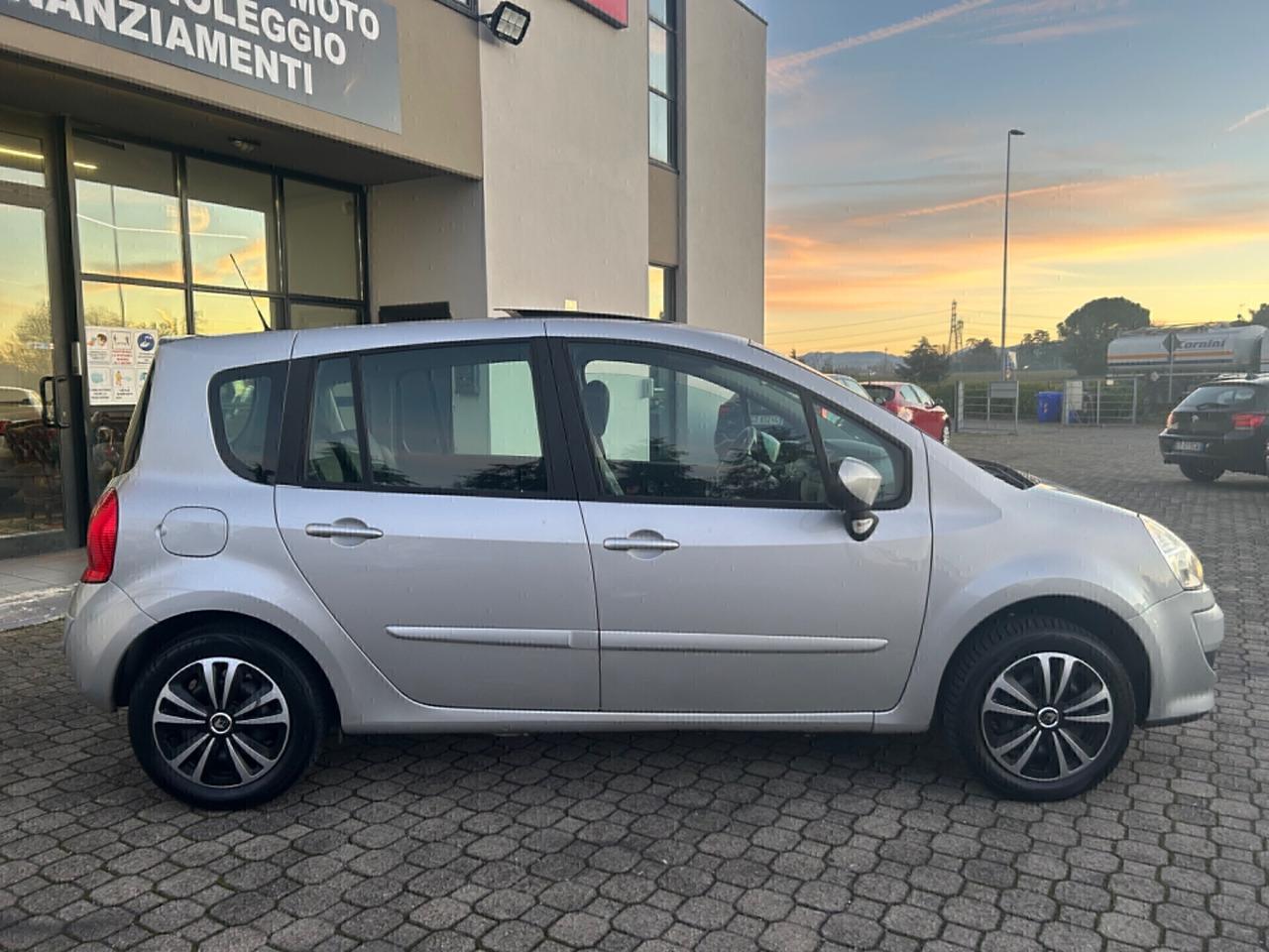 Renault Grand Modus 1.2 b. |NEOPATENTATI | TETTO PANORAMICO