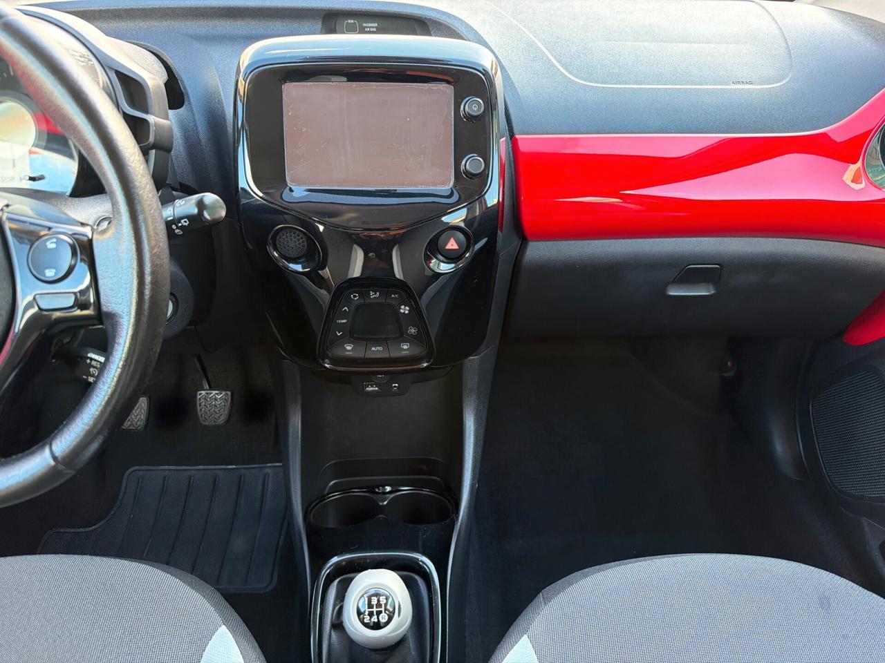 Toyota Aygo 1.0 VVT-i 69 CV 5 porte x-cool