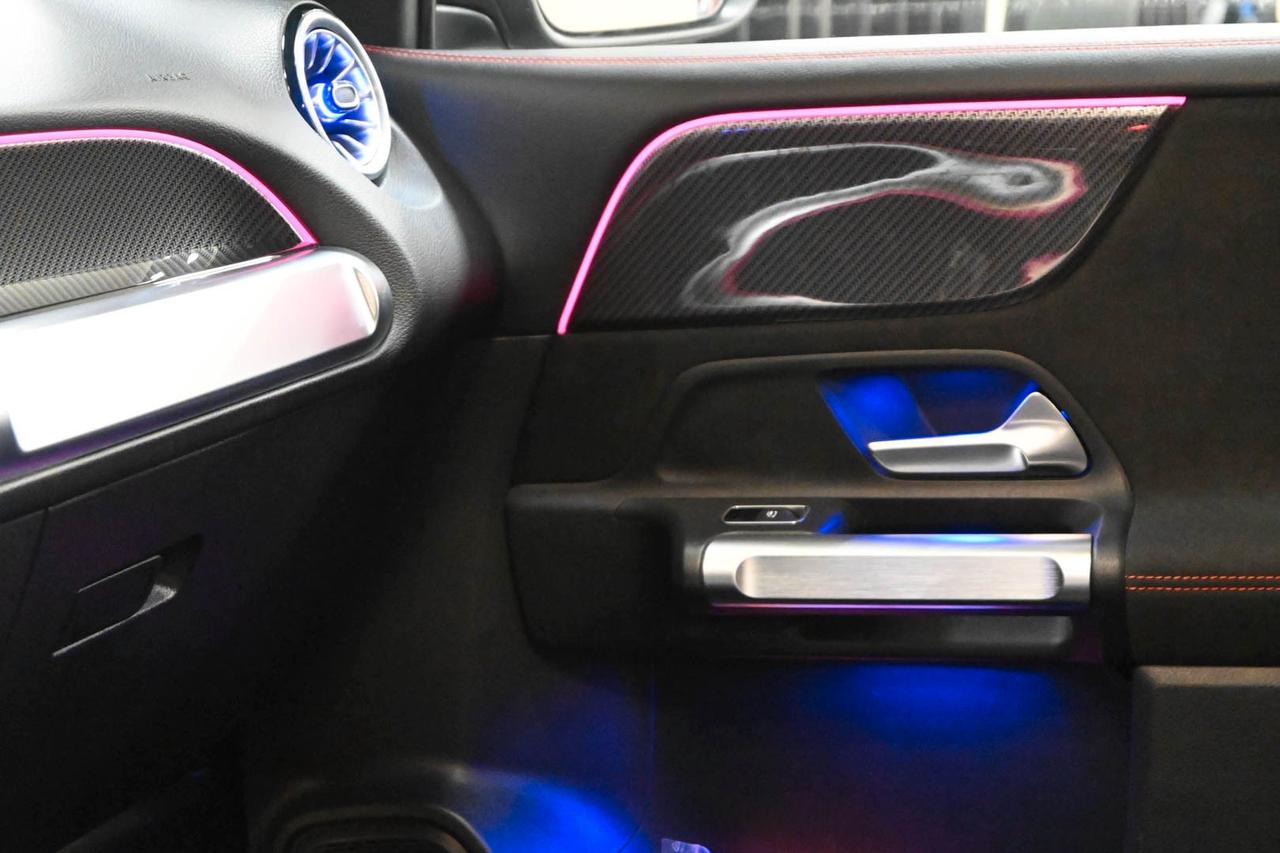 MERCEDES GLB (X247) GLB 200 d Automati...