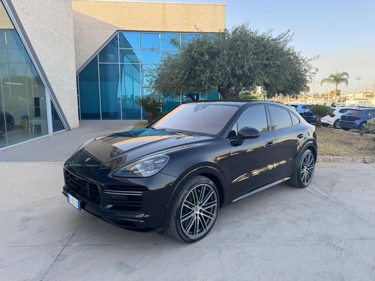 Porsche Cayenne Coupe Turbo S possibilità noleggio no scoring