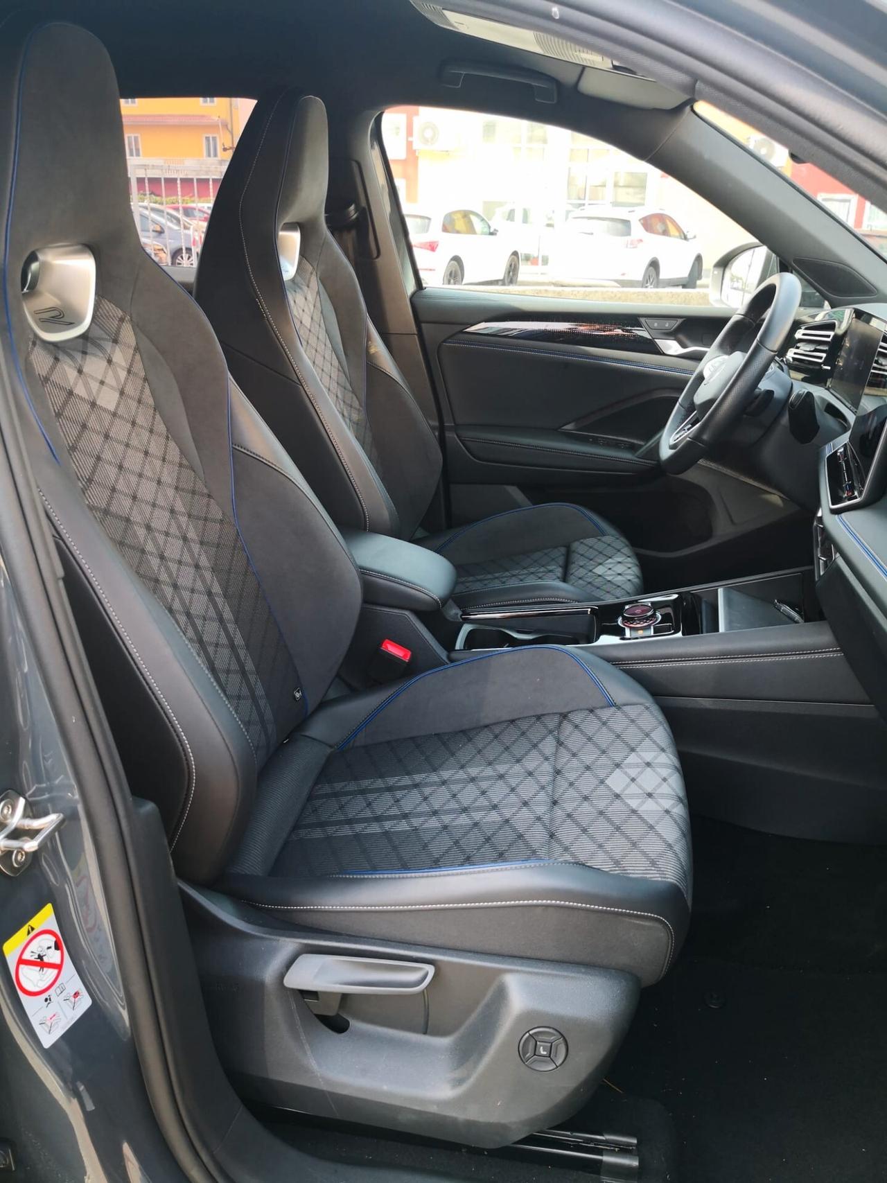 Volkswagen Tiguan 2.0 TDI 150 CV DSG R-Line ***TELECAMERA***