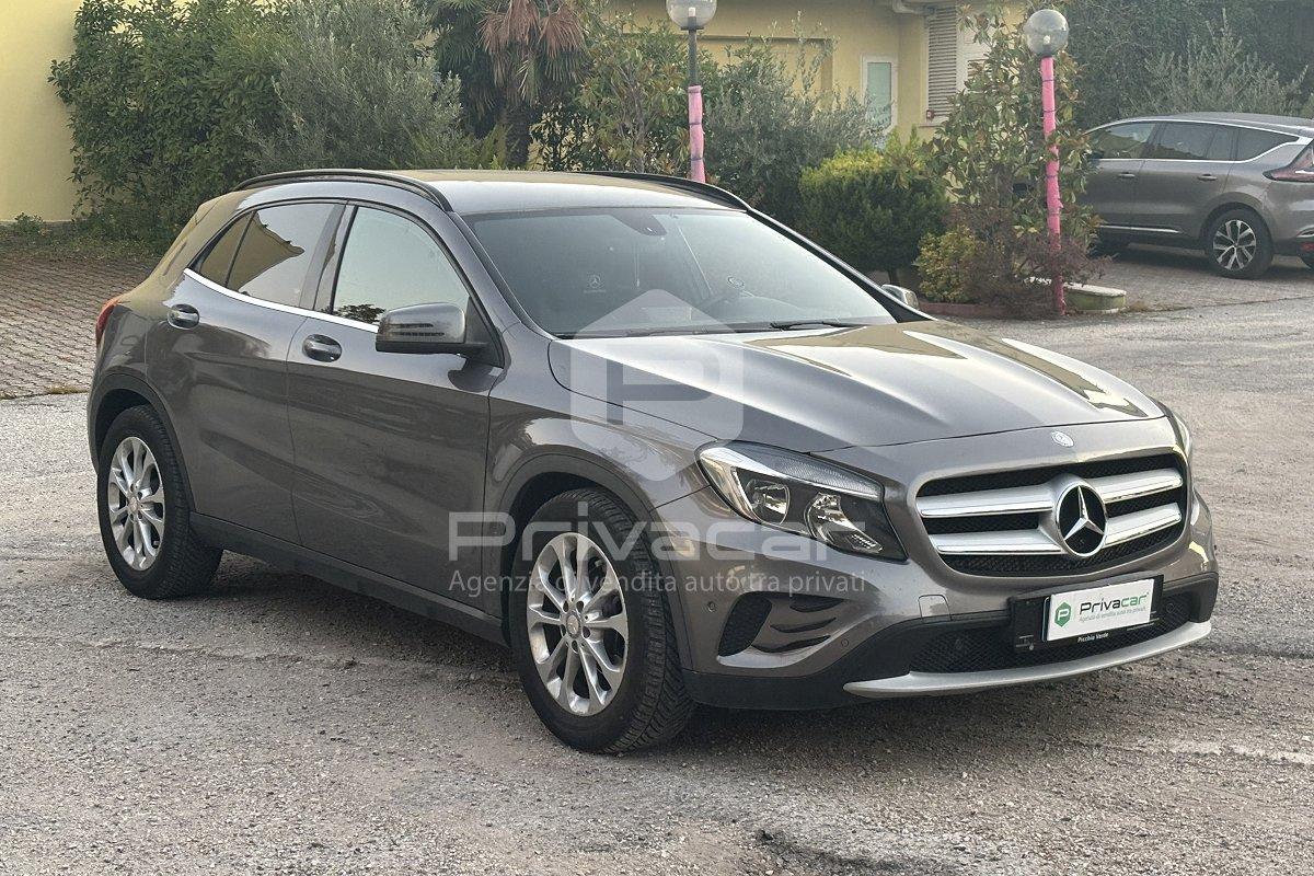 MERCEDES GLA 180 d Automatic Premium