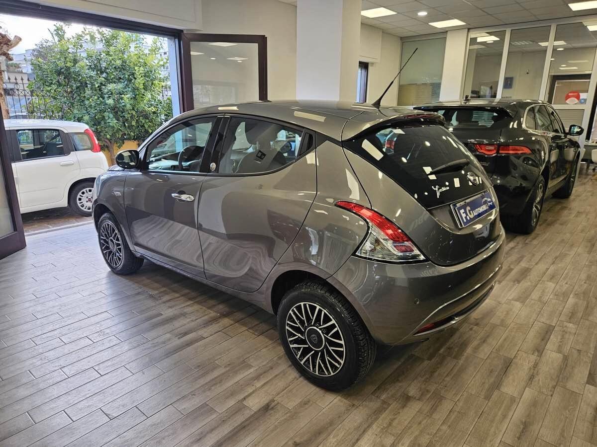 Lancia Ypsilon 0.9 TwinAir 5 porte Metano Ecochic Gold 84CV