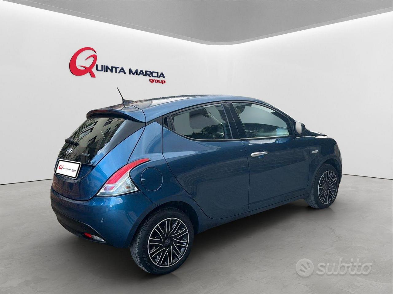 Lancia Ypsilon 1.0 FIREFLY HYBRID - UCONNECT TOUCH