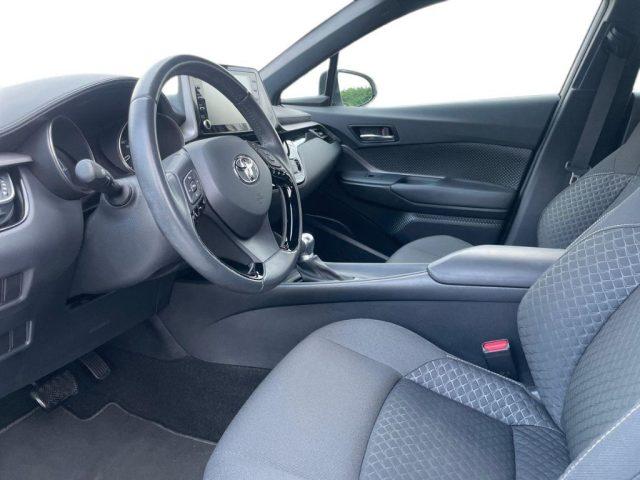 TOYOTA C-HR 1.8 Hybrid E-CVT Business