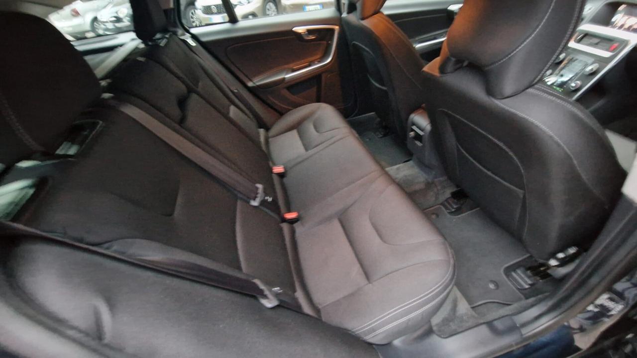 Volvo V60 D2 Geartronic Edition x Neopatentati