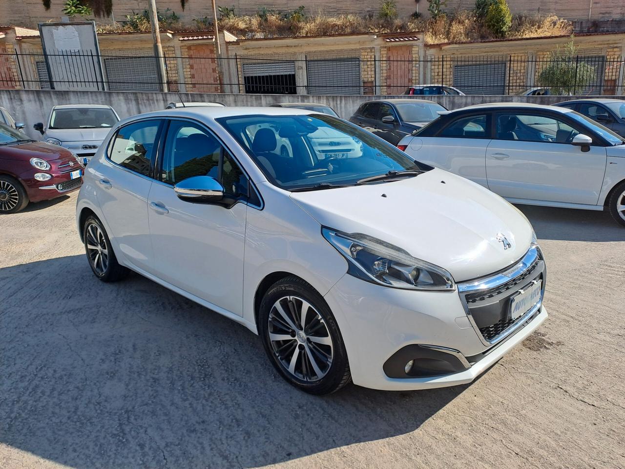 Peugeot 208 BlueHDi 75 5 porte Allure