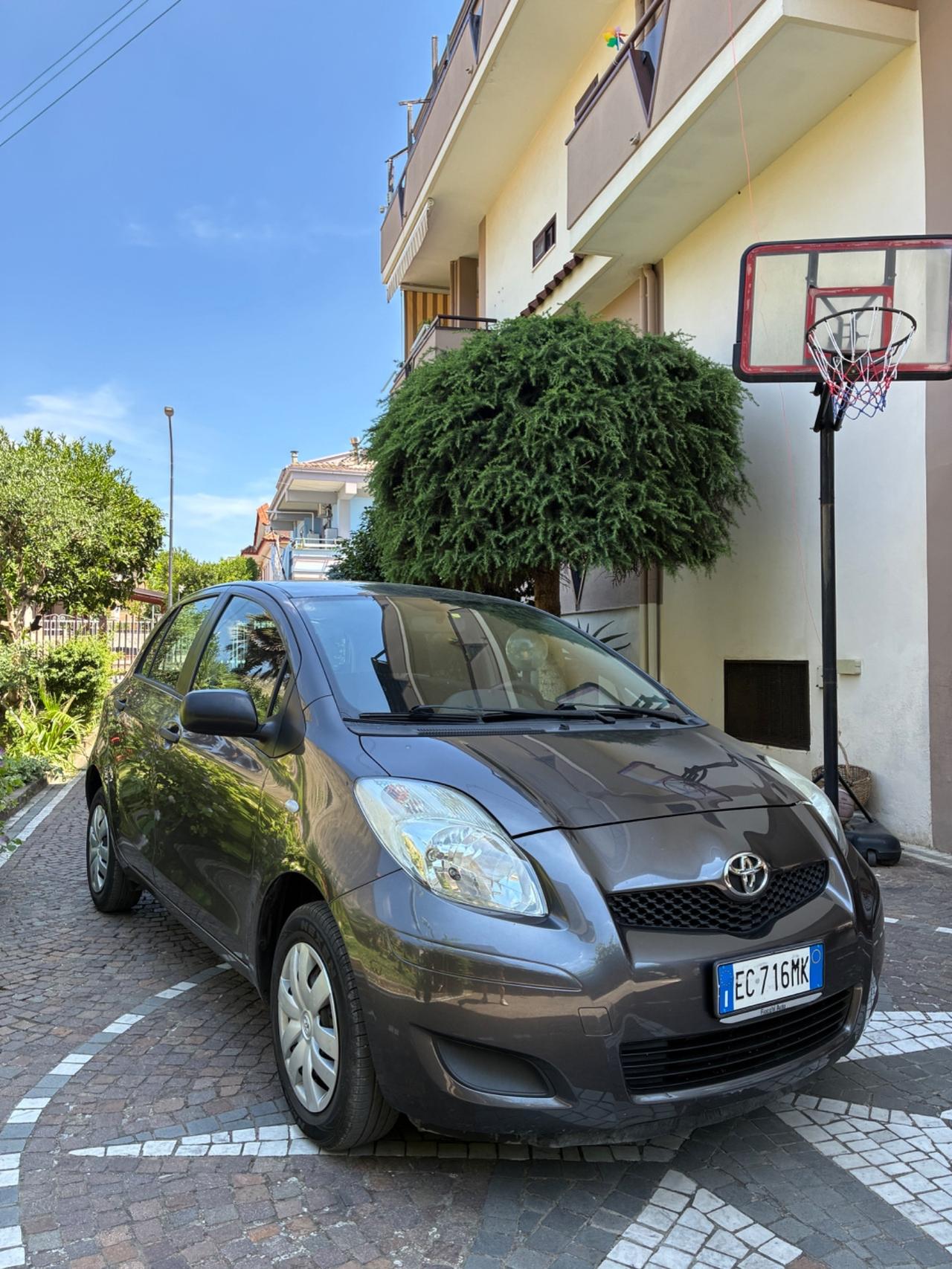 Toyota Yaris 1.0 5 porte
