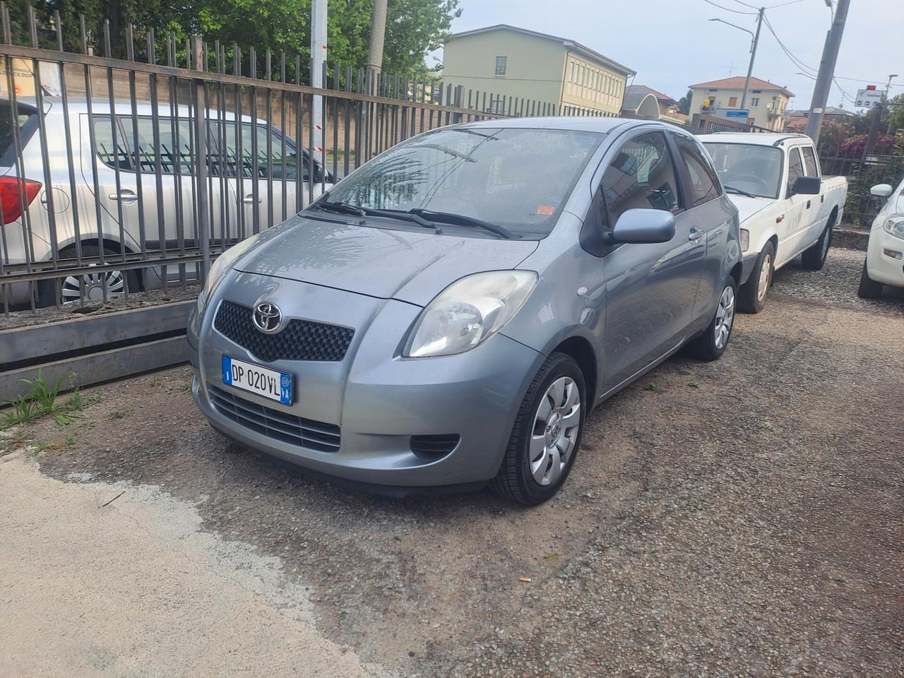 Toyota Yaris 1.0 5 porte