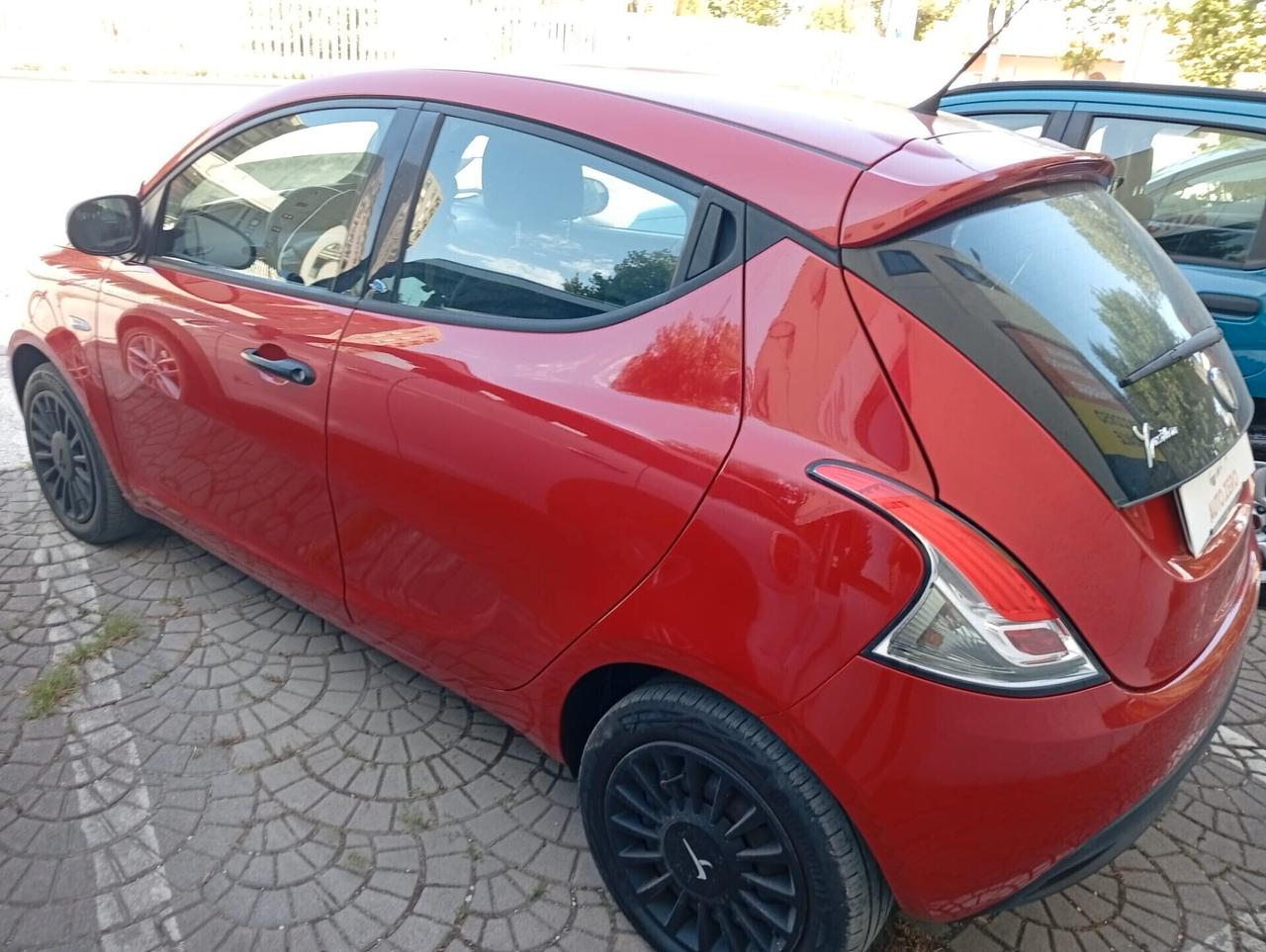Lancia Ypsilon