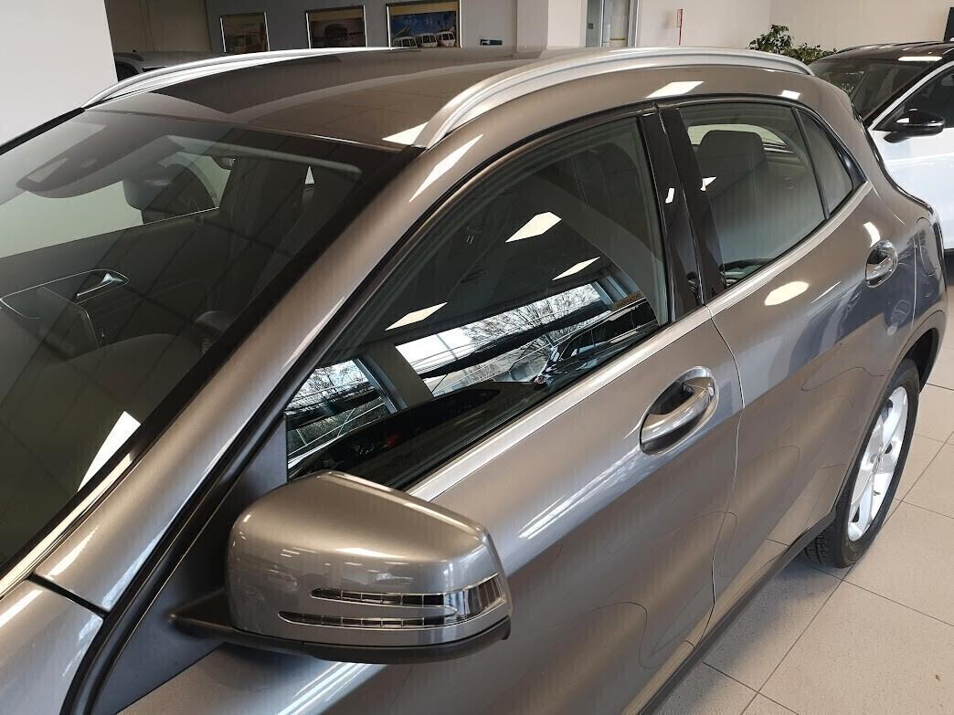 Mercedes-benz GLA 200 180 d Sport 4 MATIC