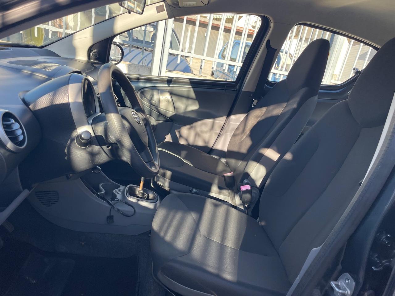 Toyota Aygo 1.0 12V VVT-i 5 porte Sol