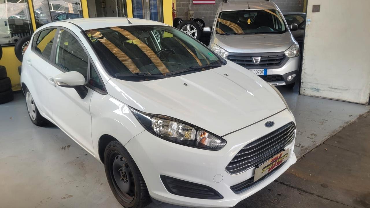 Ford Fiesta 1.5 TDCi 95CV AUTOCARRO CON I POSTI