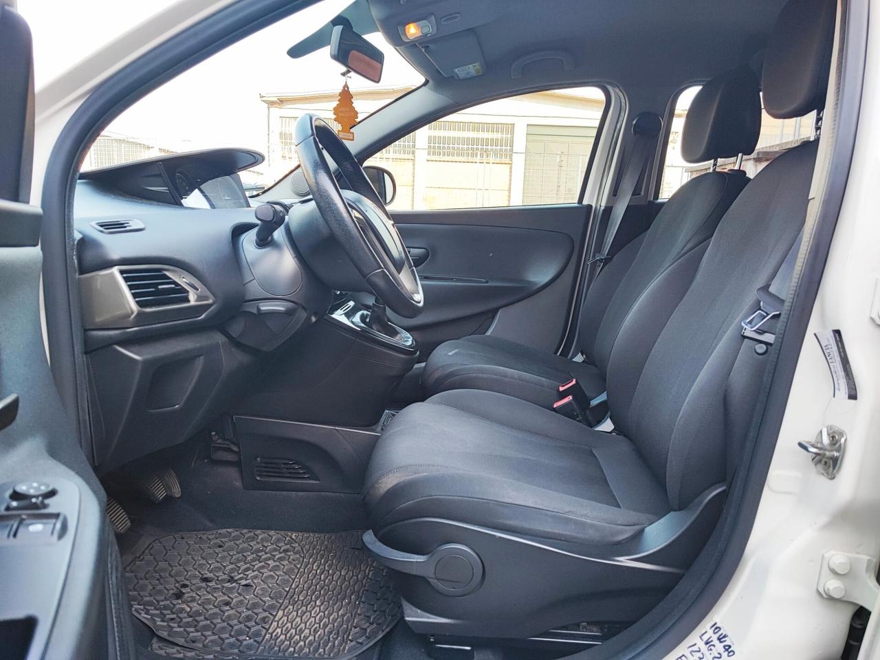 Lancia Ypsilon 1.2 69 CV 5 porte GPL Ecochic Gold