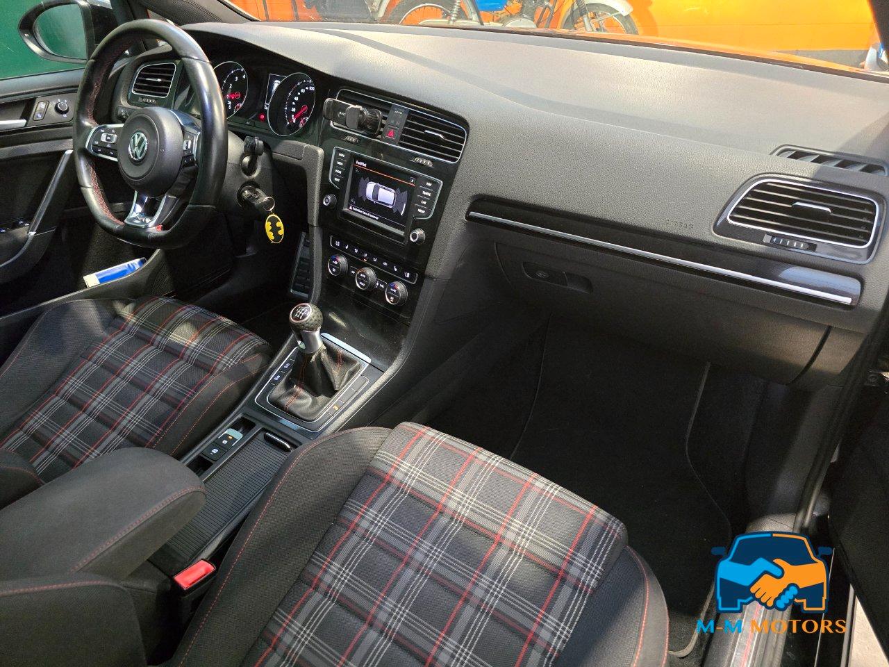 Volkswagen Golf GTI