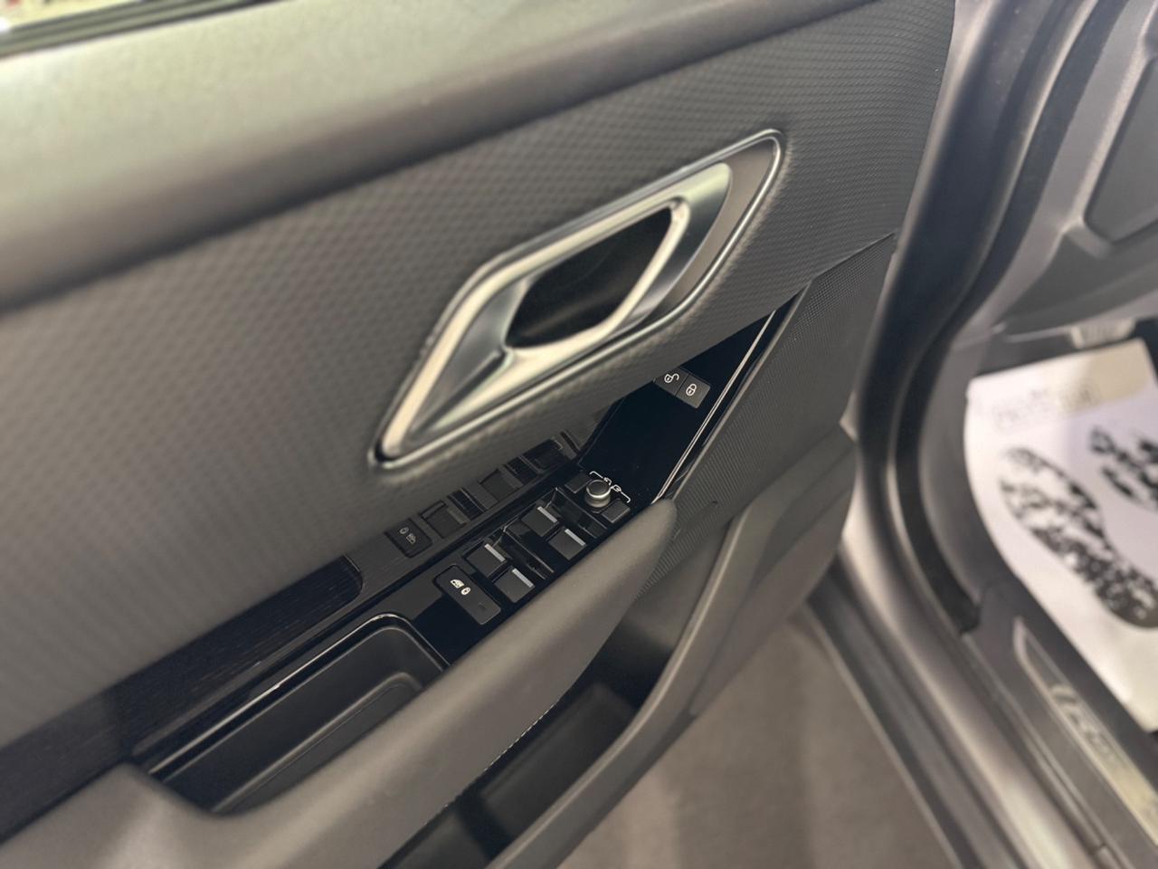 Range Rover Velar 2.0D I4 180 CV R-Dynamic HSE