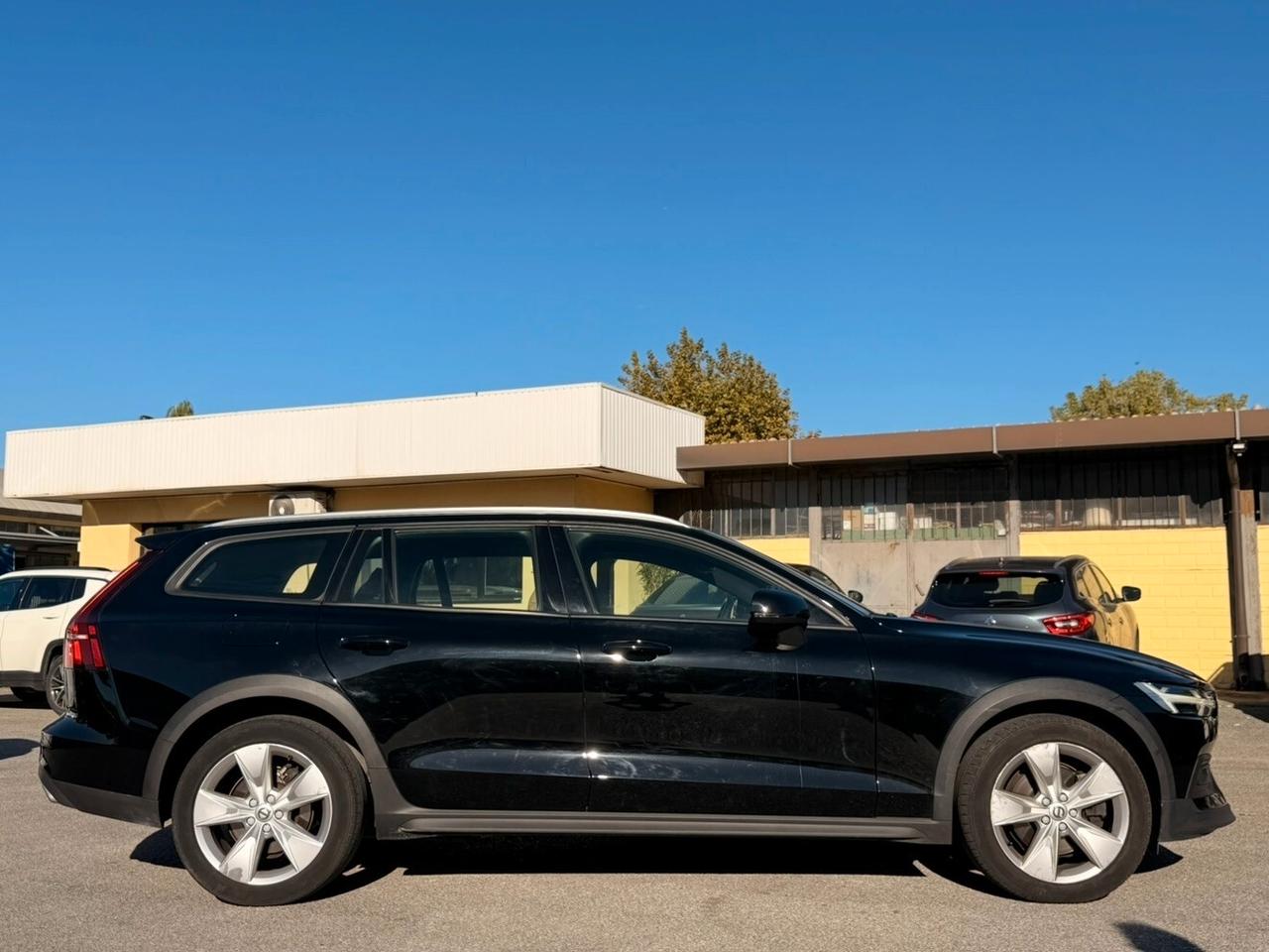 Volvo V60 Cross Country D4 AWD Geartronic Business Pro