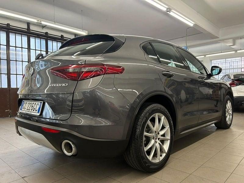 Alfa Romeo Stelvio 2.0 Turbo 200 CV AT8 Q4 Executive