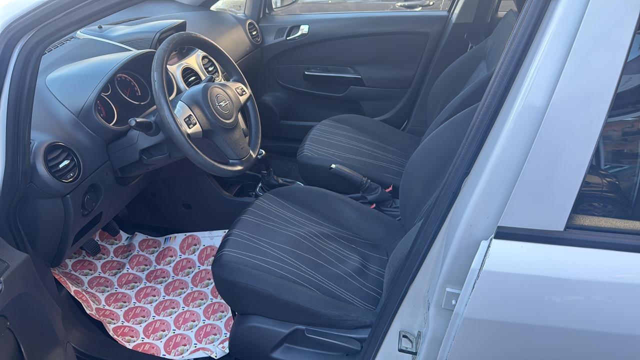 Opel Corsa 1.2 5 porte Cosmo